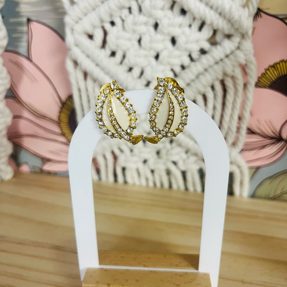 Vintage Leaf Earrings Cream Enamel Pave Accent Clip On Retro Fantasy Glam - Picture 1 of 7